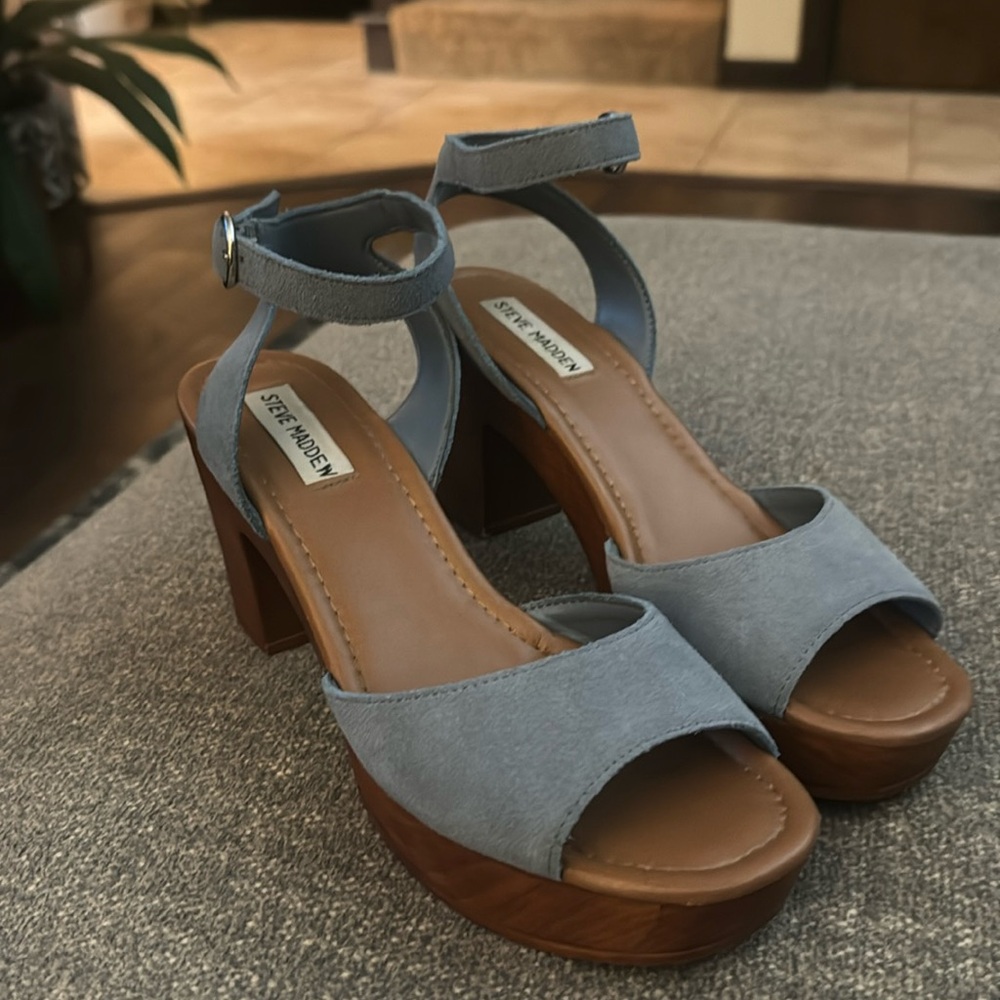 Steve Madden Light Blue Suede and Wooden Heel Size 8.5